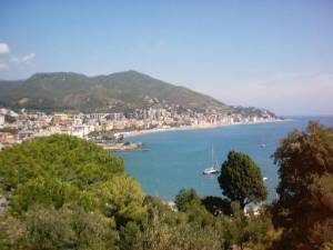 Xtrallusion photo library of independent, self-guided walking and sightseeing holidays in Italy. Pictures, images, photos and photographs taken along the way of this 1-day walking itinerary, to give you a visual impression of the day's walk.